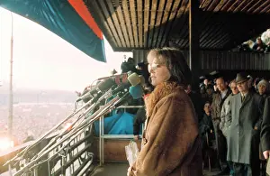 Letna: Marta Kubisova - singing - song - demonstration