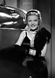 Geza: Martha Eggert in The Castle in Flanders, 1936