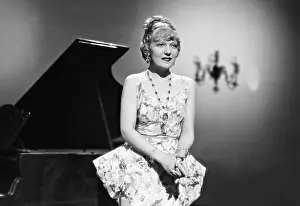 Geza: Martha Eggert in The castle in Flanders, 1936