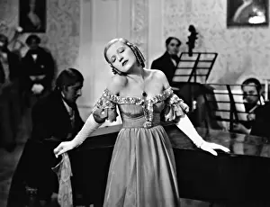 Diva: Martha Eggerth in Casta Diva, 1935