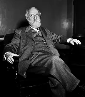 Sitzen: Martin Buber