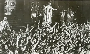 Martin Harvey as Oedipus Rex in crowd scene