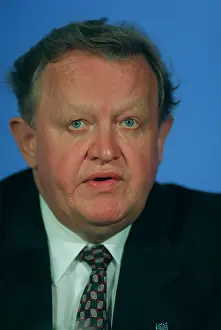 Martti: Martti Ahtisaari