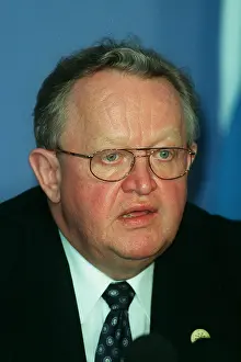 Martti: Martti Ahtisaari