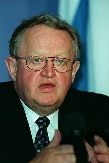 Martti: Martti Ahtisaari