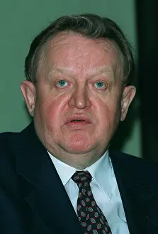Martti: Martti Athisaari