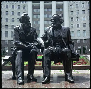 MARX/ENGELS STATUE USSR