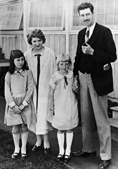 Pickford: Mary Pickford and William Beaudine with his daughters, 1925
