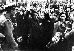 Prying: Mass arrest of Jews in Hungary, WW2