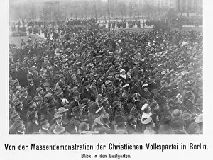 Listeners: Mass demonstration of the Center Party / Christian
