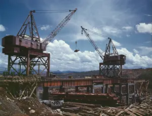 Superstructure: Massive cranes on a steel superstructure ?