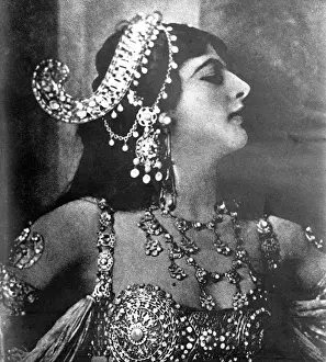 Guimet: Mata Hari in costume for Dagger Dance