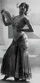 Hari: Mata Hari, Dutch Exotic Dancer and Courtesan