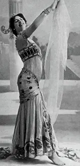 Hari: Mata Hari, Dutch Exotic Dancer and Courtesan