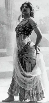 Hari: Mata Hari, Dutch Exotic Dancer and Courtesan
