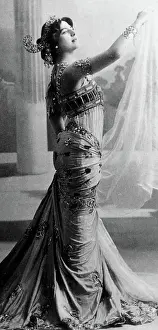 Hari: Mata Hari, Dutch Exotic Dancer and Courtesan