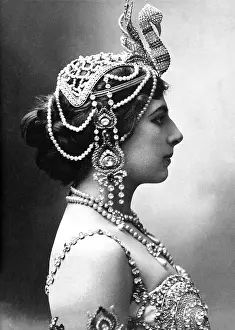 Geertruida: Mata Hari, exotic dancer, was executed in 1917