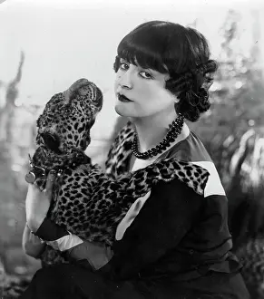 Pelt: Maud Loty