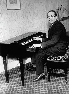 Analogue: Maurice Martenot