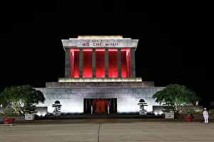 Dinh: Mausoleum of Ho Chi Minh, Ba Dinh Square, Hanoi, Vietnam