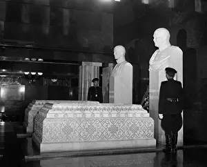 Ulaanbaatar: Mausoleum of Suhbaatar and Choibalsan