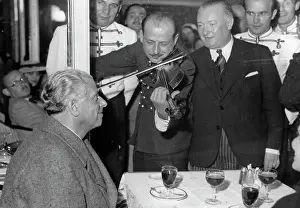 Pavillon: Max Reinhardt at the World Exhibition in Paris