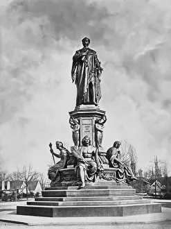Maximilian: The Maxmonument in Munich
