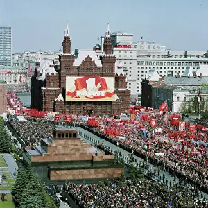 Muscovites: The May Day demonstration