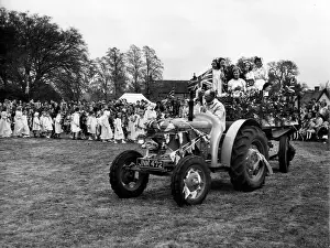 Ickwell: MAY DAY TRACTOR