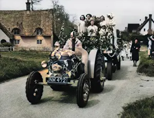 Ickwell: MAY DAY TRACTOR