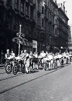 Tricycles: May march in Vienna 1950
