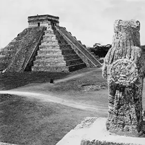 Itza: Mayan pyramid in Chichen Itza