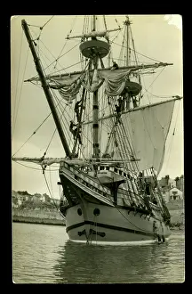 Sails: Mayflower II, replica of the original ship