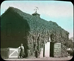 Mayplace: Mayplace Road, the barn