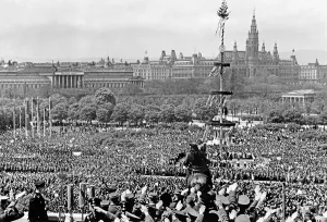Volkes: Maypole on the Heldenplatz in Vienna, 1938