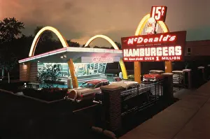 Hamburgers: McDonald's 1 Store Museum is a recreation ?