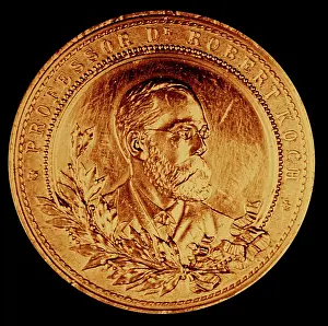 1843: Medal showing Robert Koch (1843 - 1910); German