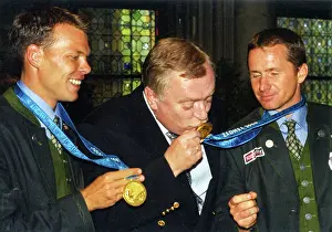 Windsurfer: Medal winners at Olympics 2000 with Mayor Michael Haupl