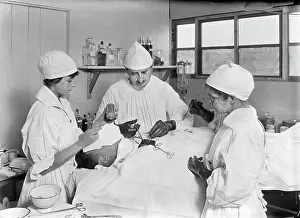 Caucasian Ethnicity: Medical - operation - World War I - surgery