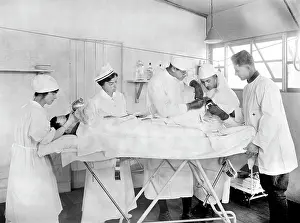 Caucasian Ethnicity: Medical - operation - World War I - surgery