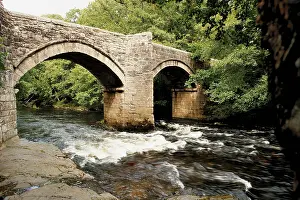 1413: Medieval bridge over the River Dart at Newbridge, Devon