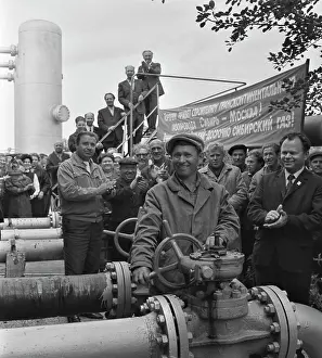 Pipeline: Medvezhye-Centre pipeline under construction