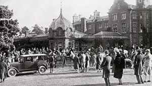 Garth: The Meet in front of Easthampstead Park, Berkshire