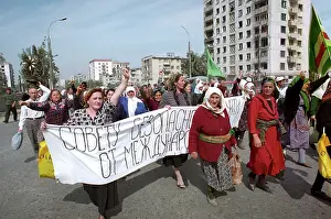 Dzhokhar: Meeting in Grozny, 1995