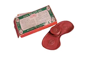 Ache: Meinecke rubber face and ear bag with box
