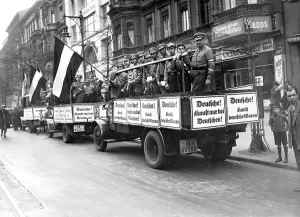 Placards: Members of the Bismarckbund (DNVP) call on the public to boy