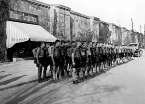 Bahnhof: Members of the Deustches Jungvolk - German Youngsters
