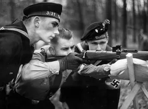 Wannsee: Members of the Marine-HJ at shooting practice in Berlin
