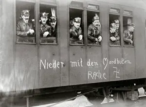 Schutzbund: Members of the Schutzbund in a train