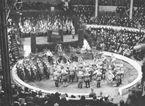 Headlights: Memorial ceremony of the Stahlhelm in the Zirkus